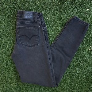 Levi’s 711 Skinny Jeans